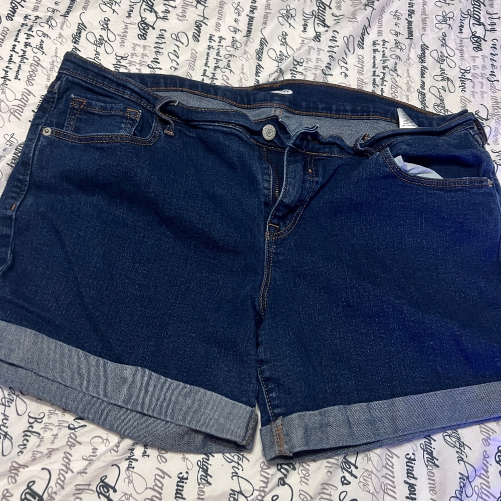 Women’s Old Navy shorts
